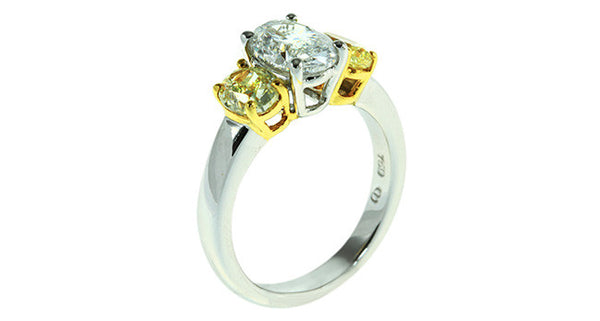 Diamond ring with 1.50ct D colored diamond & 2 pcs Fancy Yellow Diamonds - Far East Gems & Jewellery
