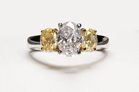 Diamond ring with 1.50ct D colored diamond & 2 pcs Fancy Yellow Diamonds - Far East Gems & Jewellery