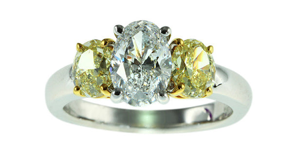 Diamond ring with 1.50ct D colored diamond & 2 pcs Fancy Yellow Diamonds - Far East Gems & Jewellery